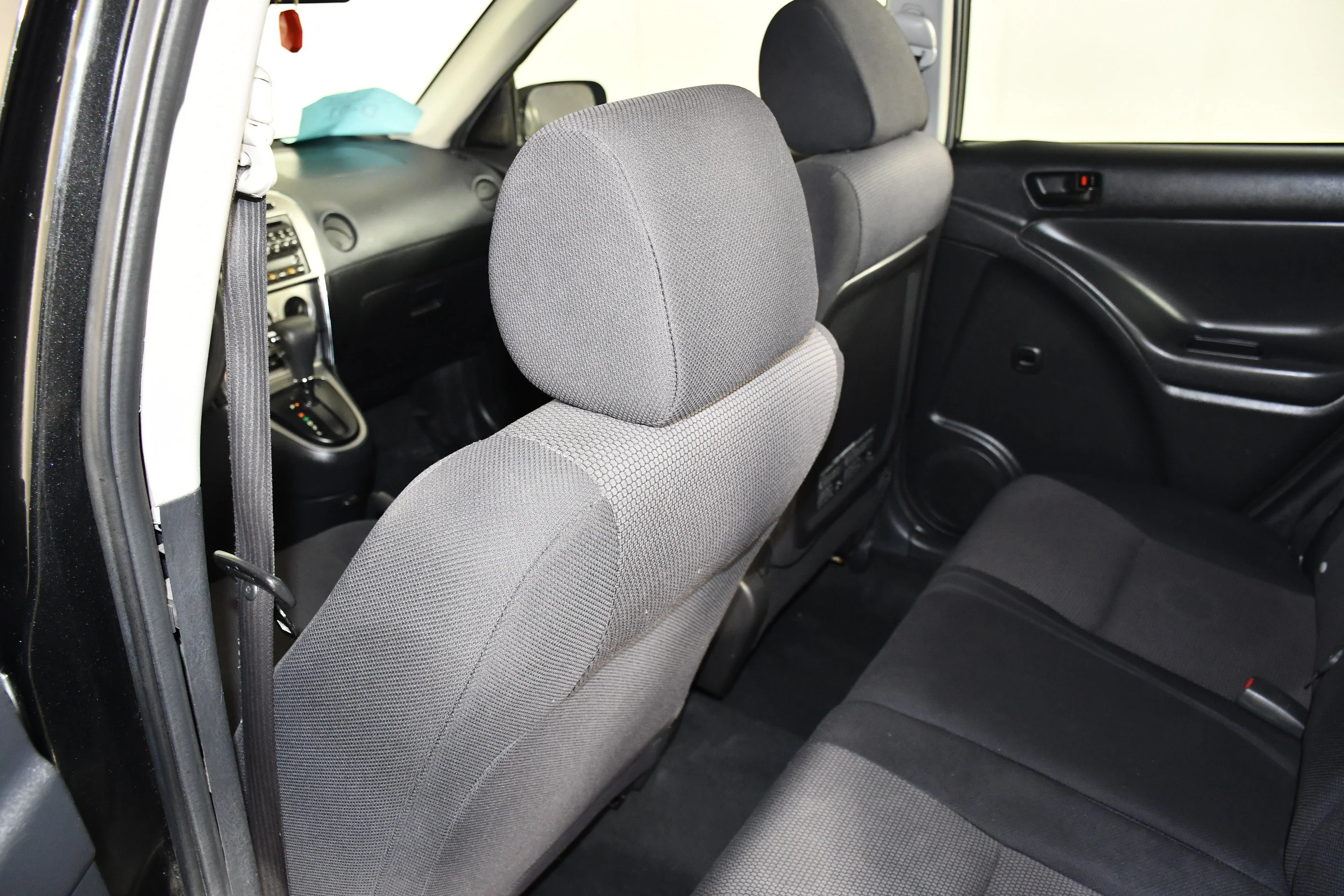 Used 2005 Abyss Black Pontiac Base image 41
