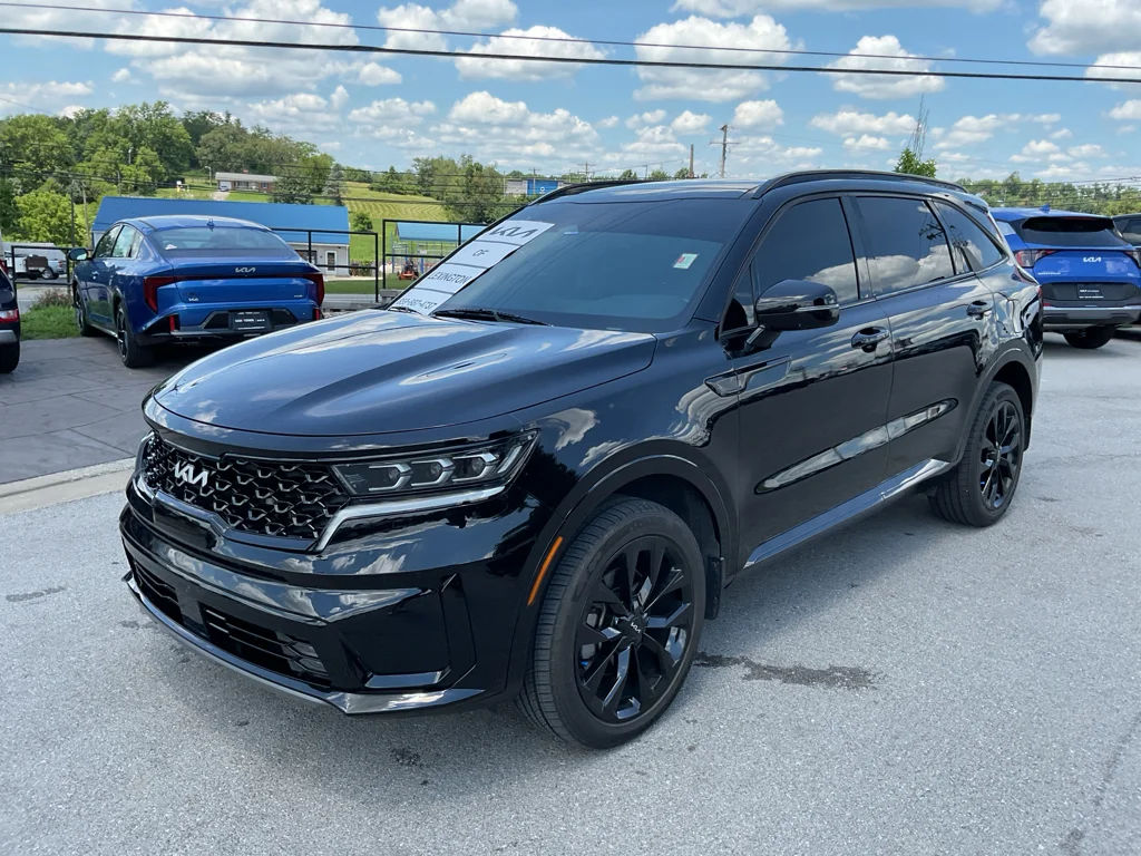 Used 2022 Ebony Black Kia SX image 4