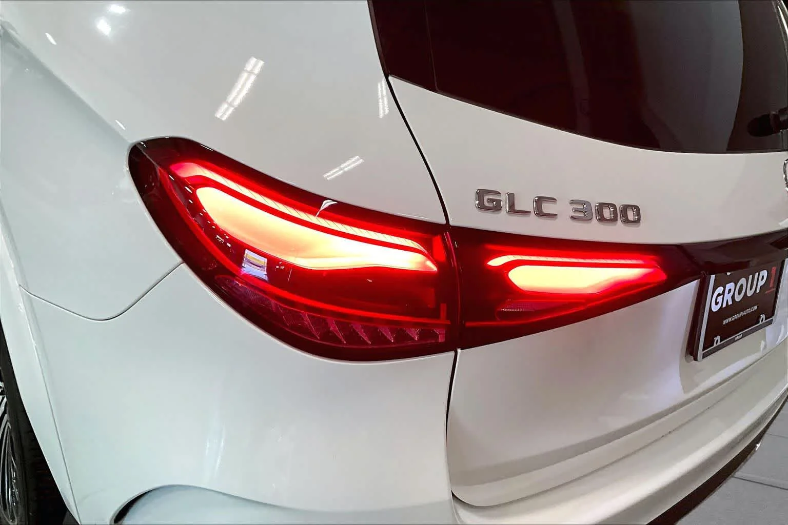 Certified Used 2024 Polar White Mercedes-Benz GLC 300 image 28