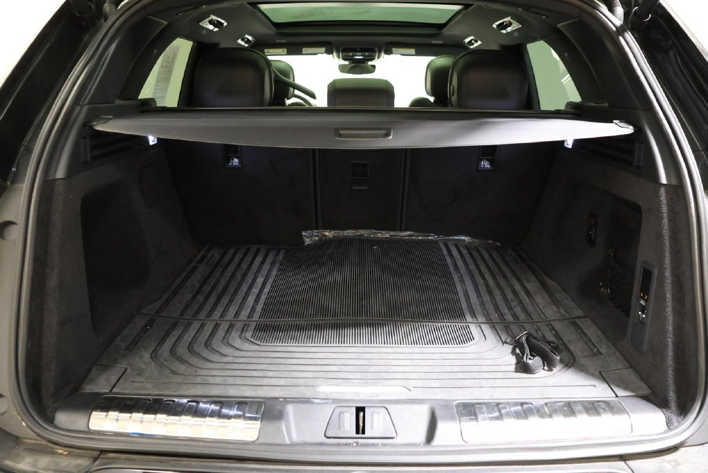 Certified Used 2026 Santorini Black Metallic Land Rover Dynamic SE image 44
