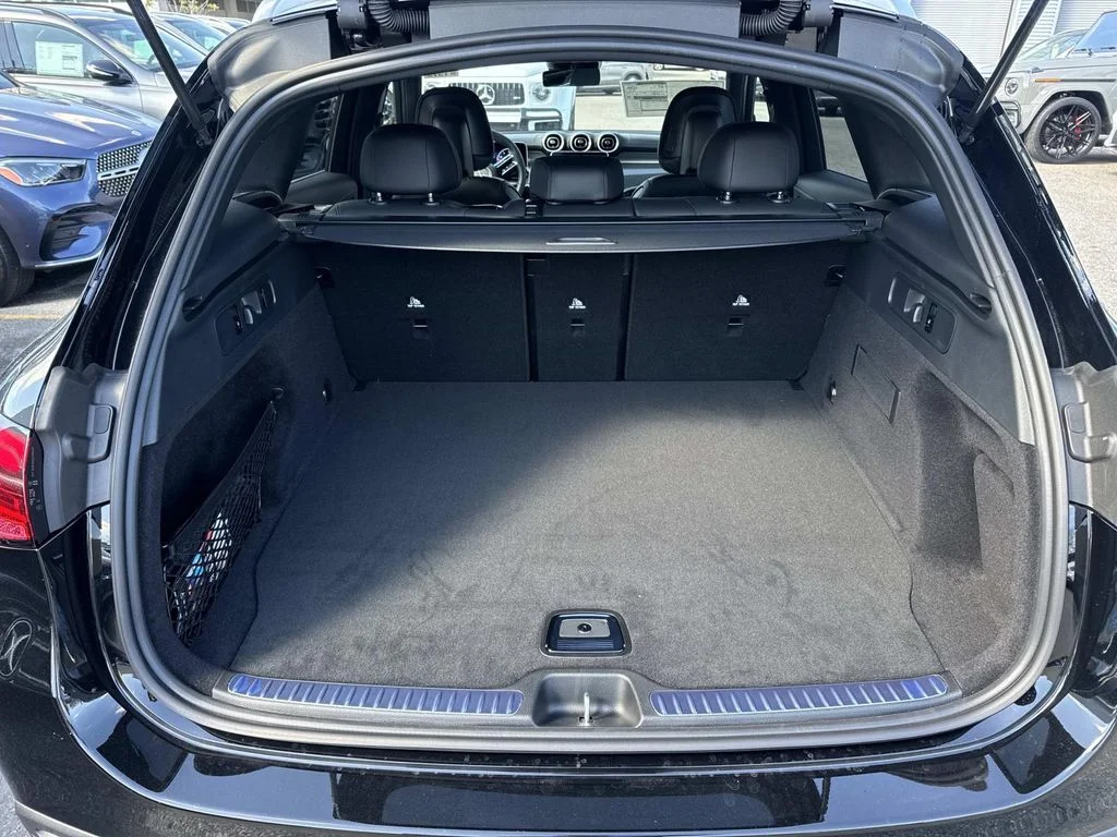 Certified Used 2026 Black Mercedes-Benz GLC 300 image 5