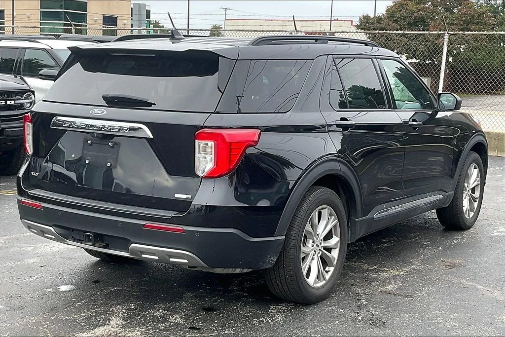 Certified Used 2020 Black Metallic Ford XLT image 12