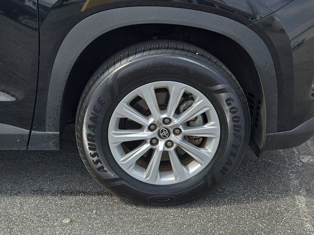Used 2024 Midnight Black Metallic Toyota XLE image 8