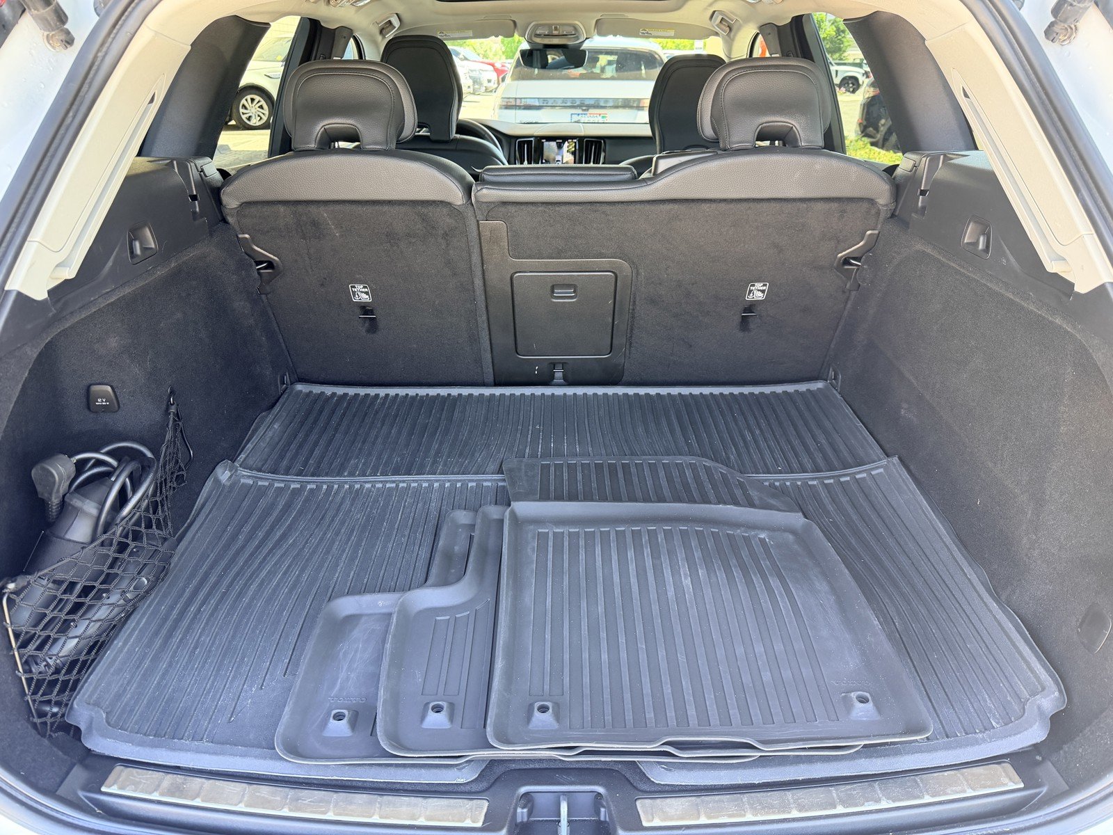 2023 Volvo XC60 Plus - Photo 23