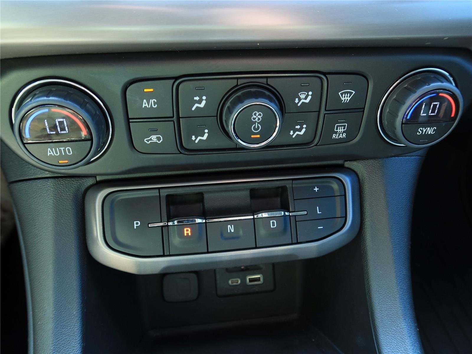 Used 2023 Summit White GMC AT4 image 19