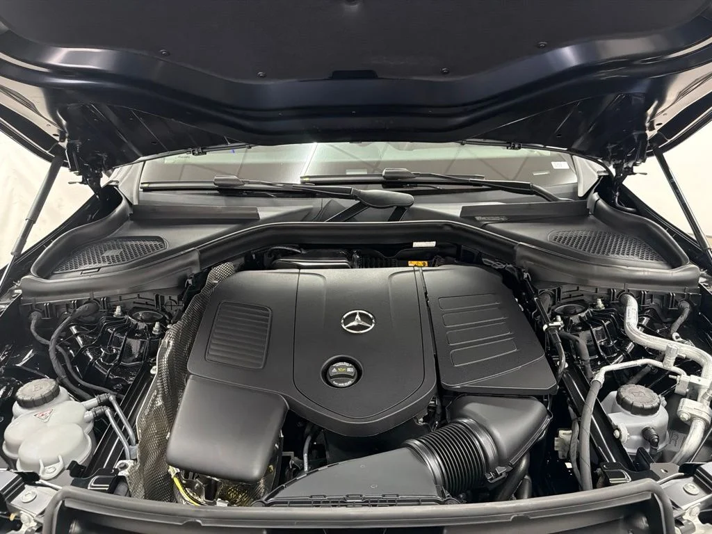 New 2027 Black Mercedes-Benz GLC 300 image 30