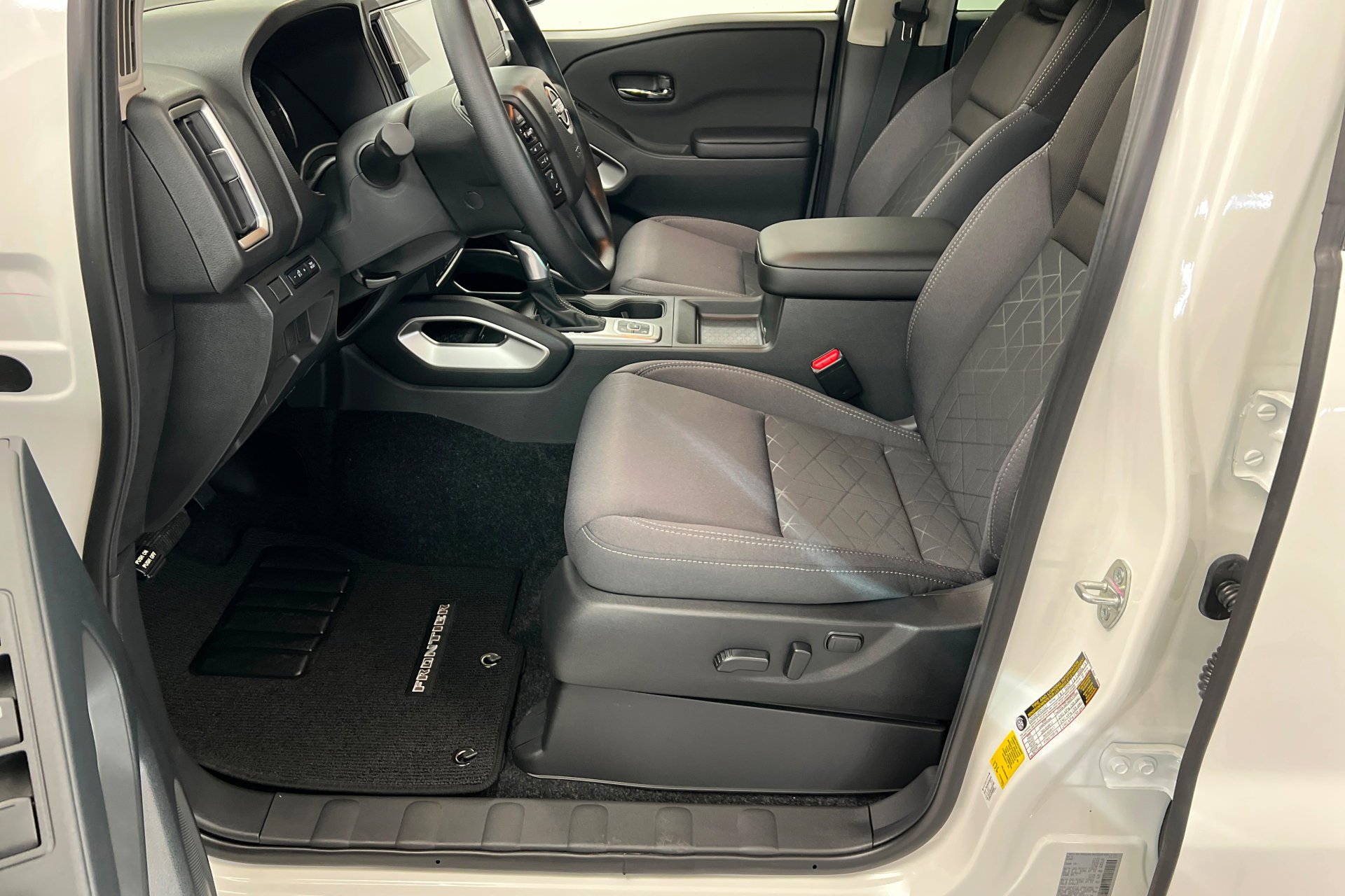 2026 Nissan Frontier SV - Photo 18