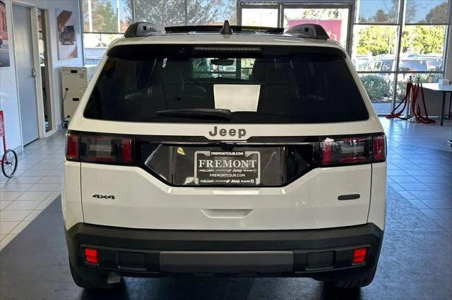 New 2026 Bright White Clear-Coat Exterior Paint Jeep Overland image 4