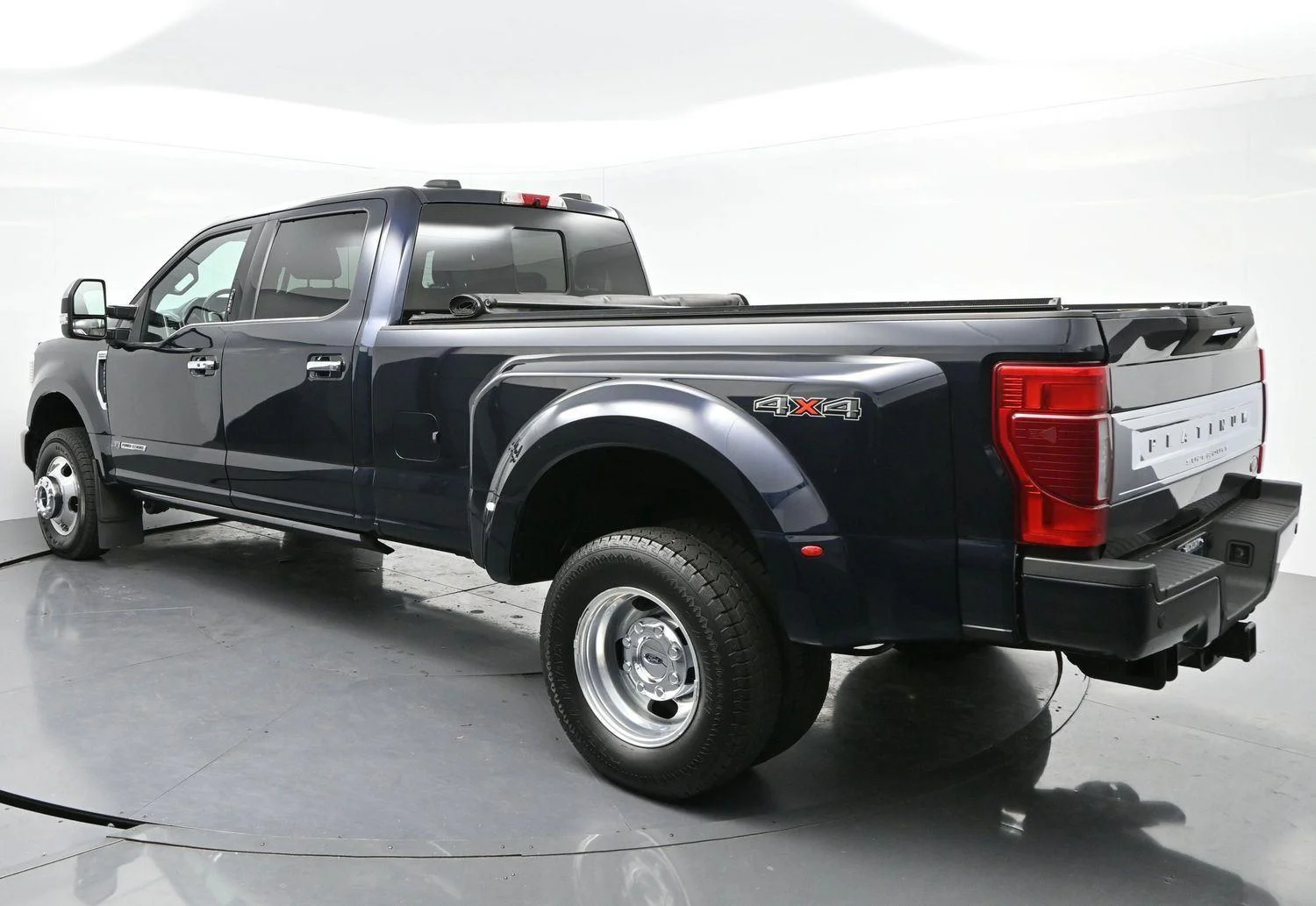 Used 2022 Antimatter Blue Metallic Ford Platinum image 5
