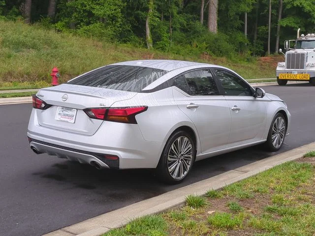 Used 2023 Silver Nissan 2.5 SL image 13