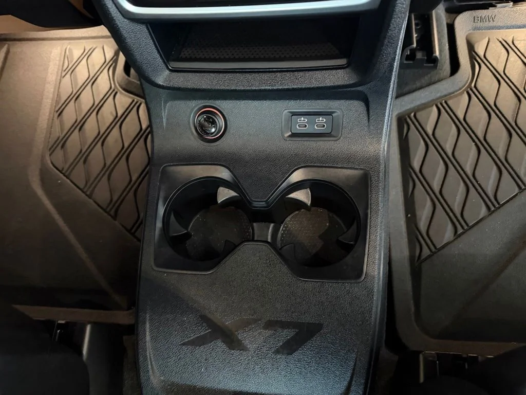 Used 2023 Gray BMW xDrive40i image 30