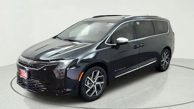 New 2027 Diamond Black Crystal Pearl-Coat Exterior Paint Chrysler Pinnacle image 5