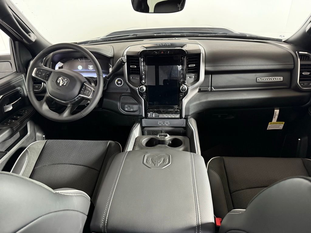 2026 RAM 3500 Laramie - Photo 18