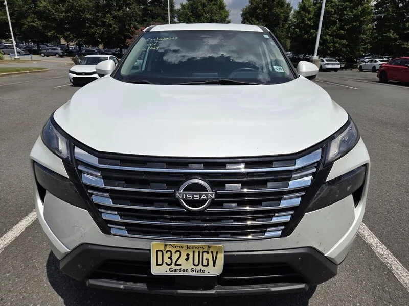 Used 2024 White Pearl NISSAN SV image 8