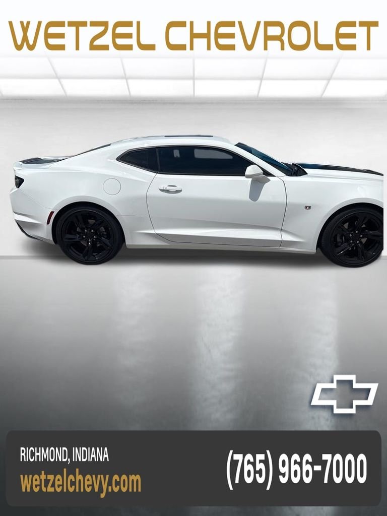 Used 2019 White Chevrolet 2LT image 3