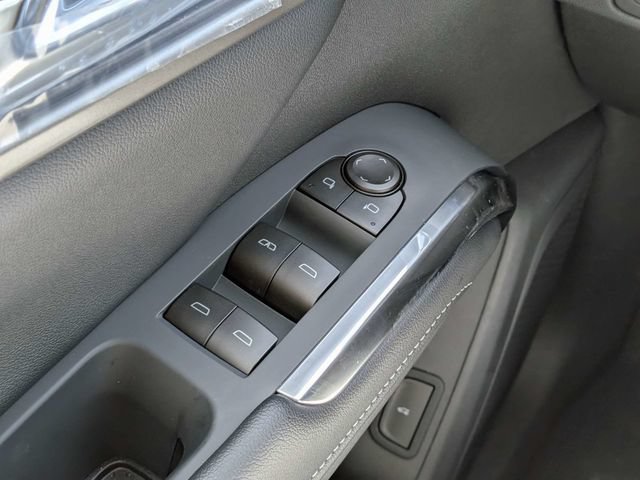 New 2027 Summit White Chevrolet LT image 22
