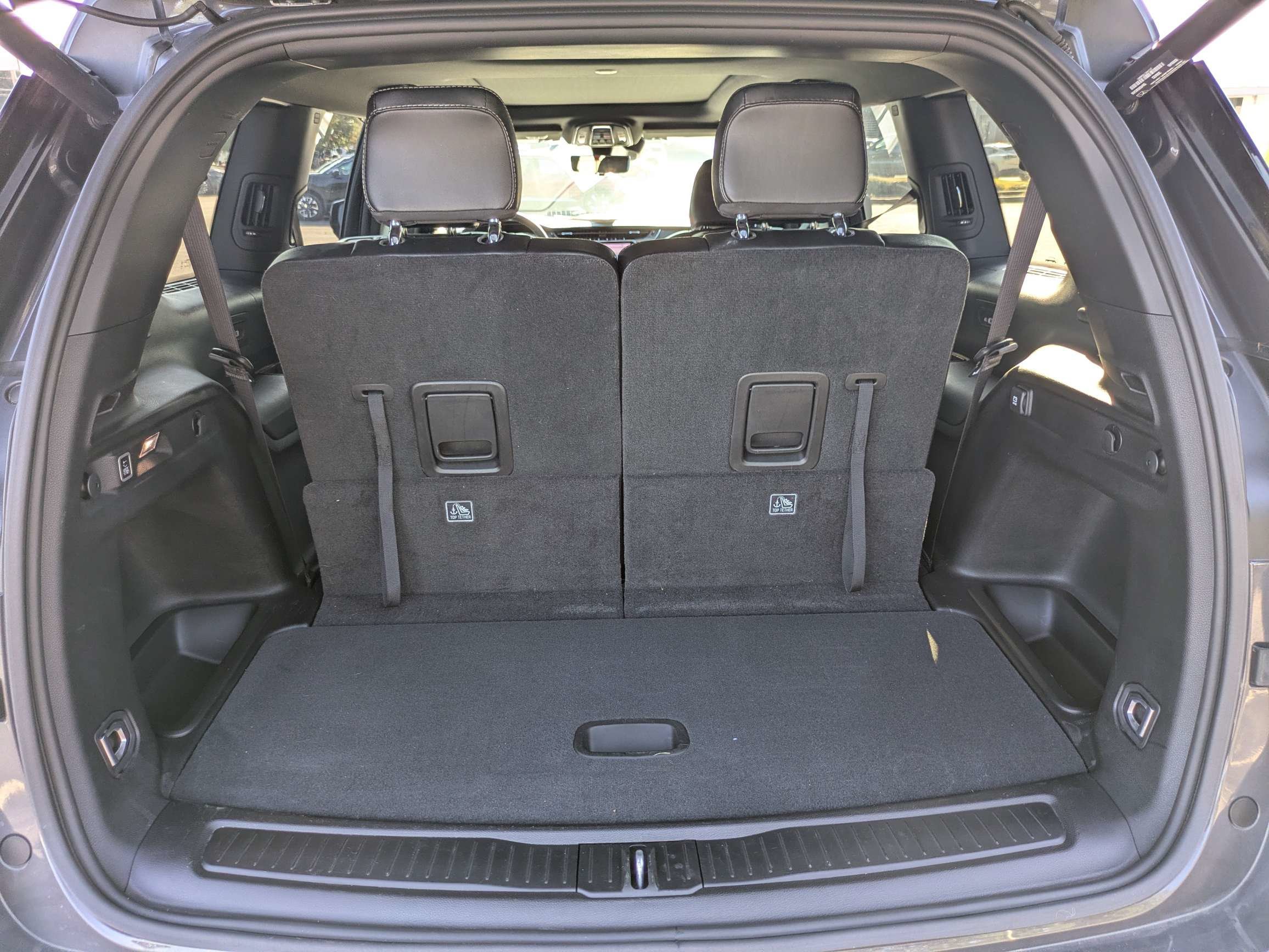 Used 2024 Gray Jeep Limited image 10