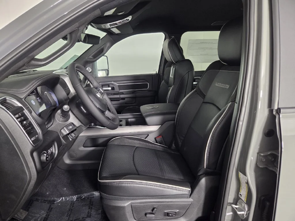 New 2026 Ceramic Gray Clear-Coat Exterior Paint RAM Laramie image 8