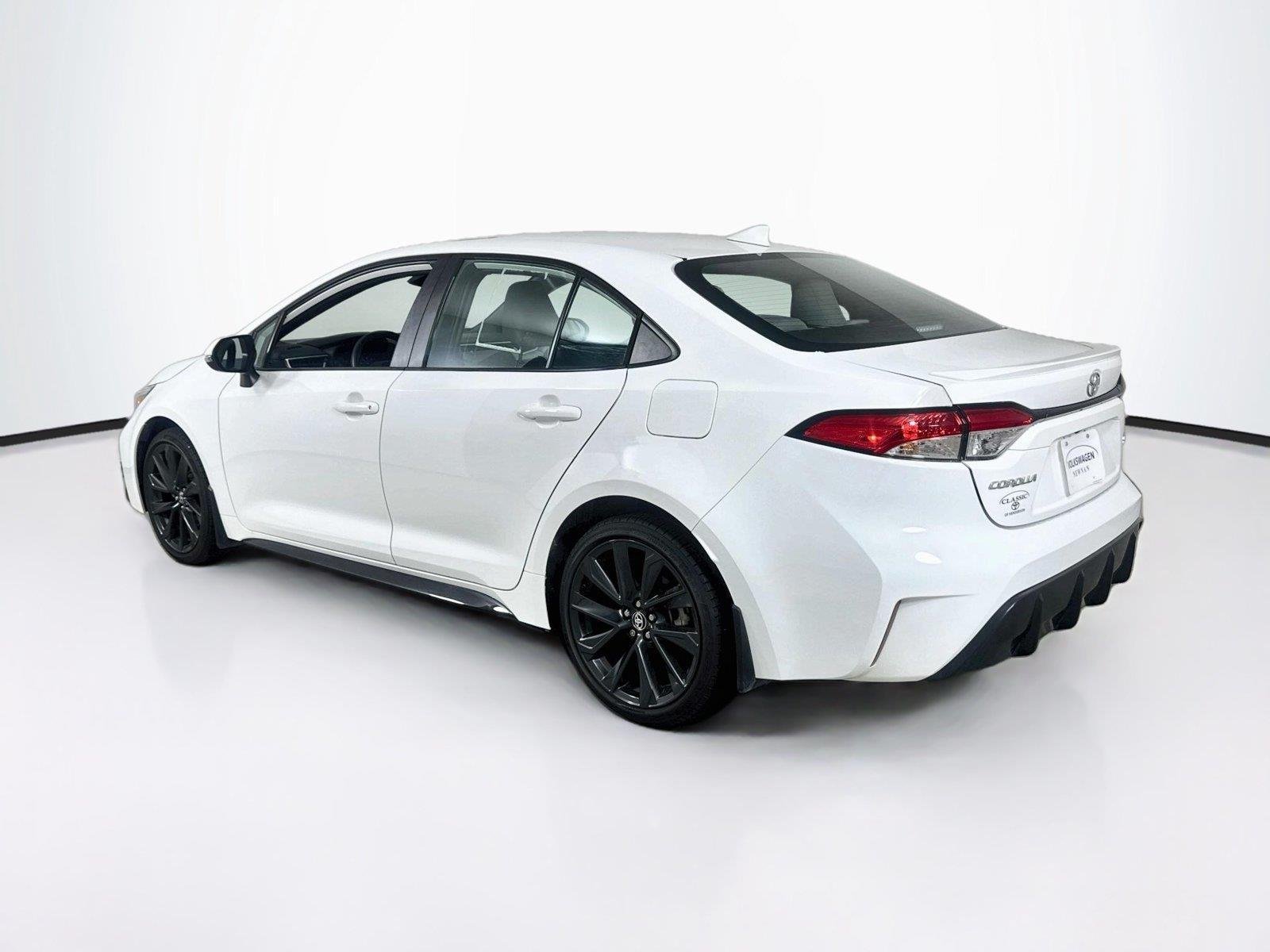Used 2024 Ice Cap Toyota SE image 7