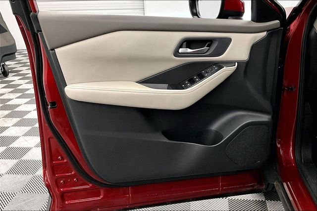 2025 Nissan Rogue SV - Photo 18