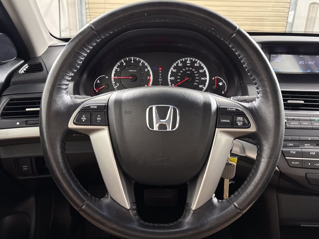 Used 2009 Silver Honda EX-L image 13