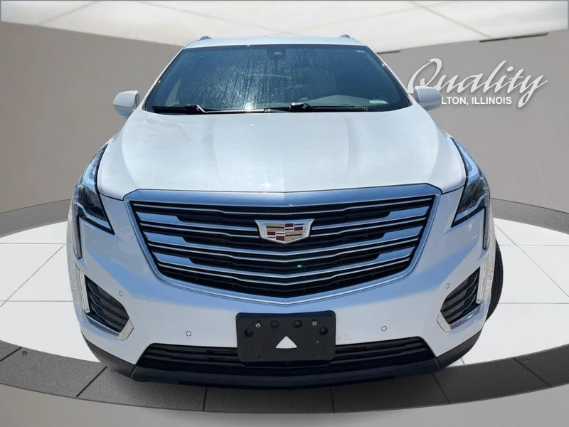Used 2019 Crystal White Tricoat Cadillac Premium Luxury FWD image 10