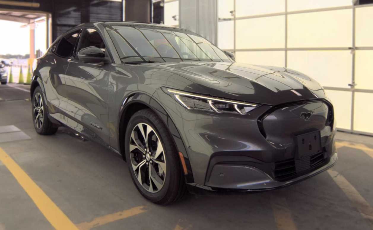 Used 2023 Carbonized Gray Metallic Ford Premium image 2