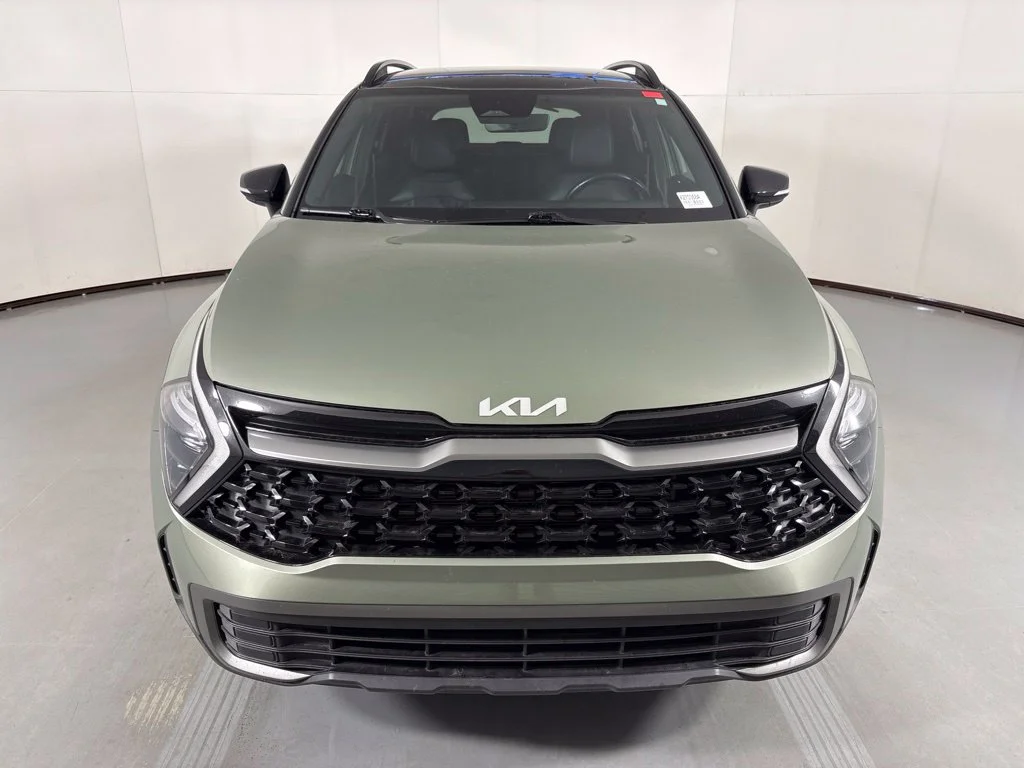 Used 2023 Green Kia X-Line image 3