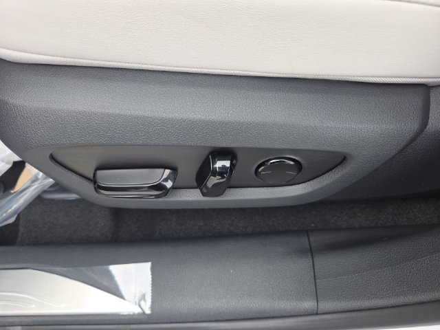 New 2026 Eminent White Pearl Lexus PREMIUM image 12