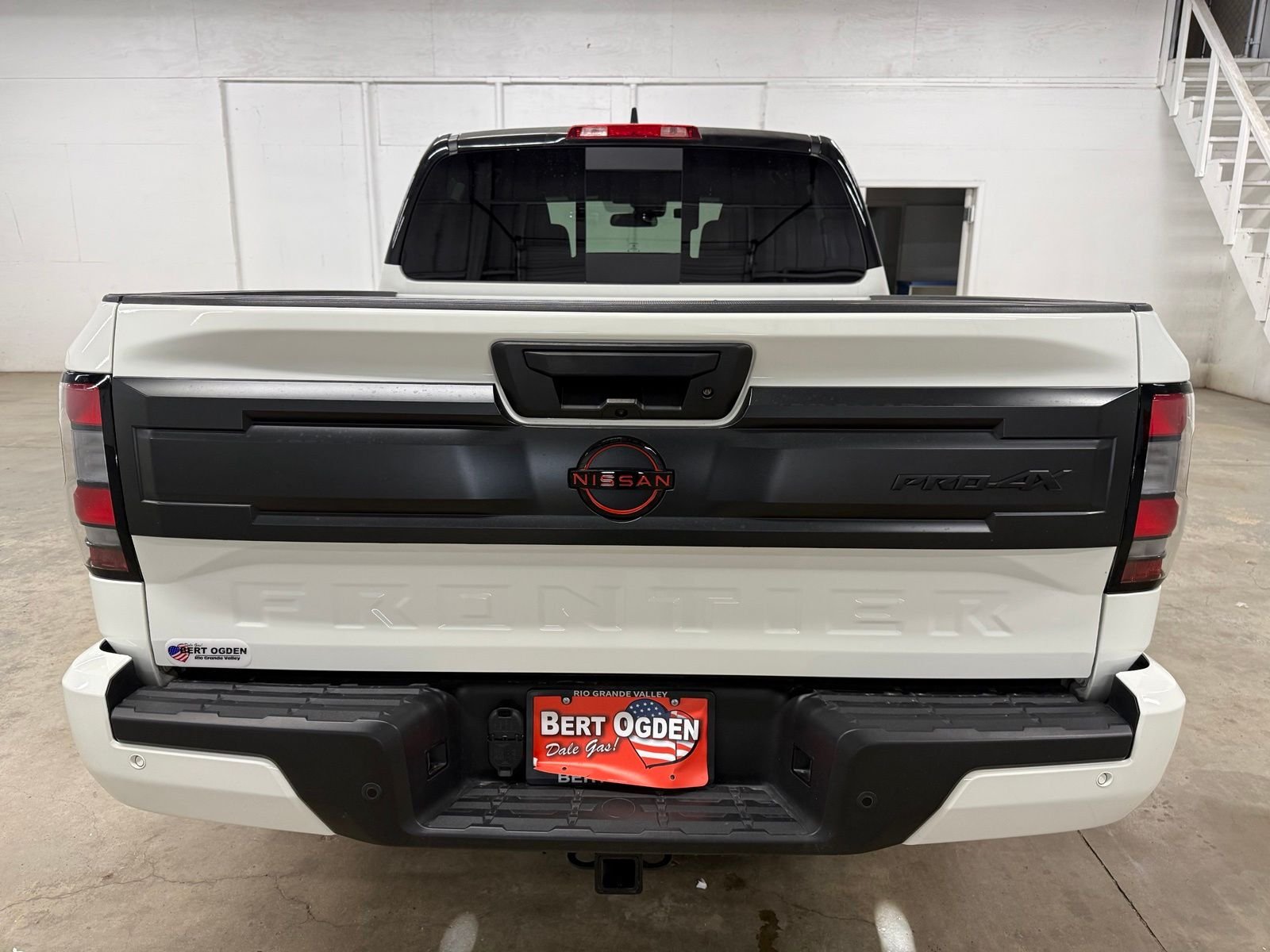 Used 2025 White Nissan PRO-4X image 6