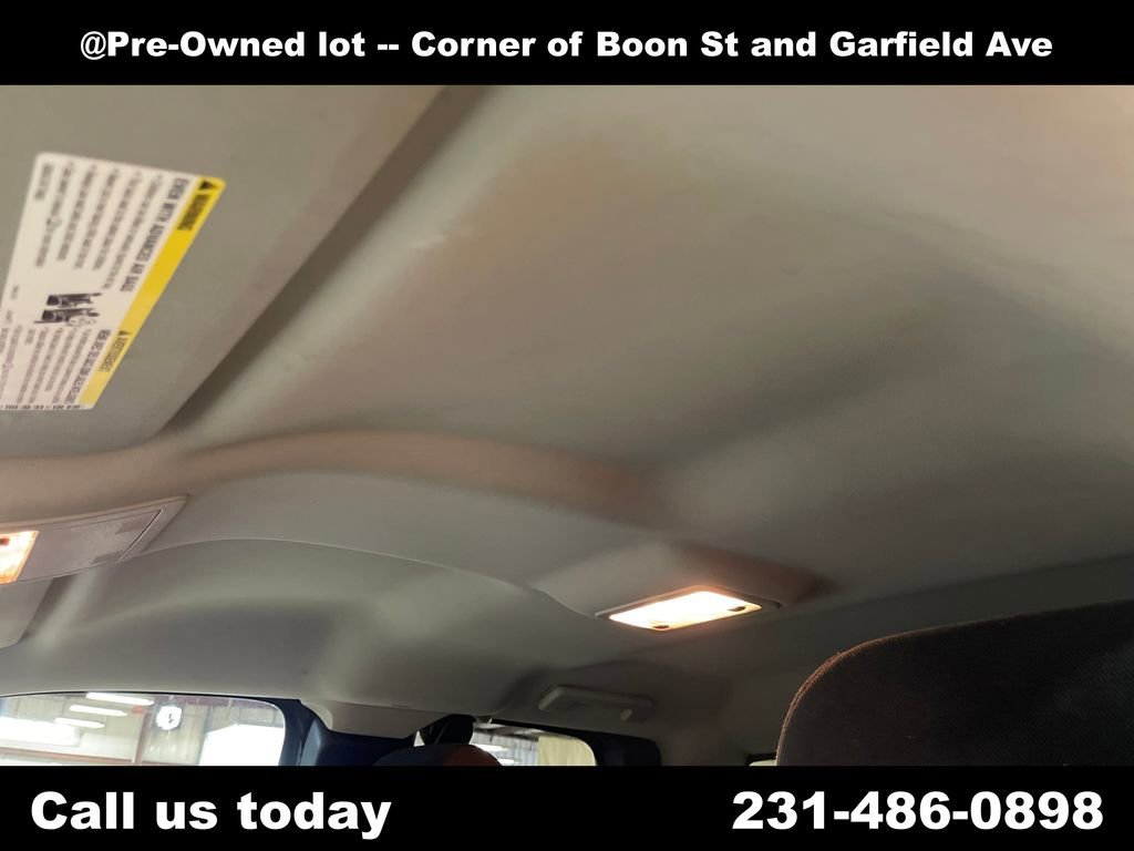 Used 2010 Stealth Gray Metallic GMC SL image 12