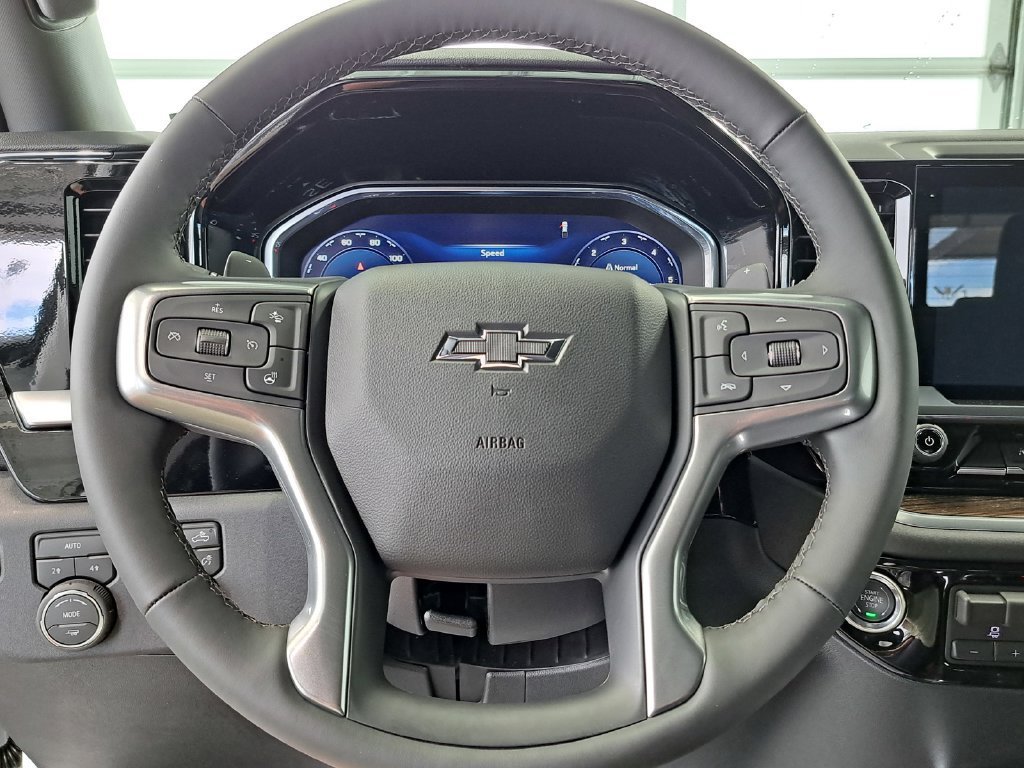 2026 Chevrolet Silverado 1500 RST Crew Cab Pickup Slide 8