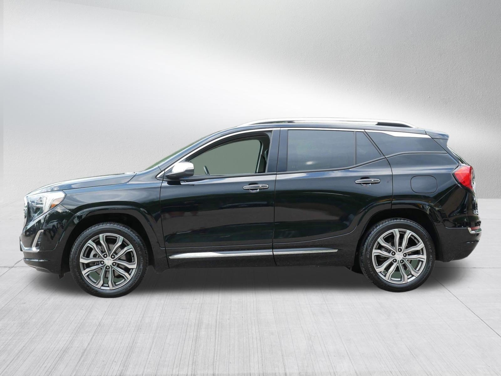 Used 2018 Ebony Twilight Metallic GMC Denali image 4