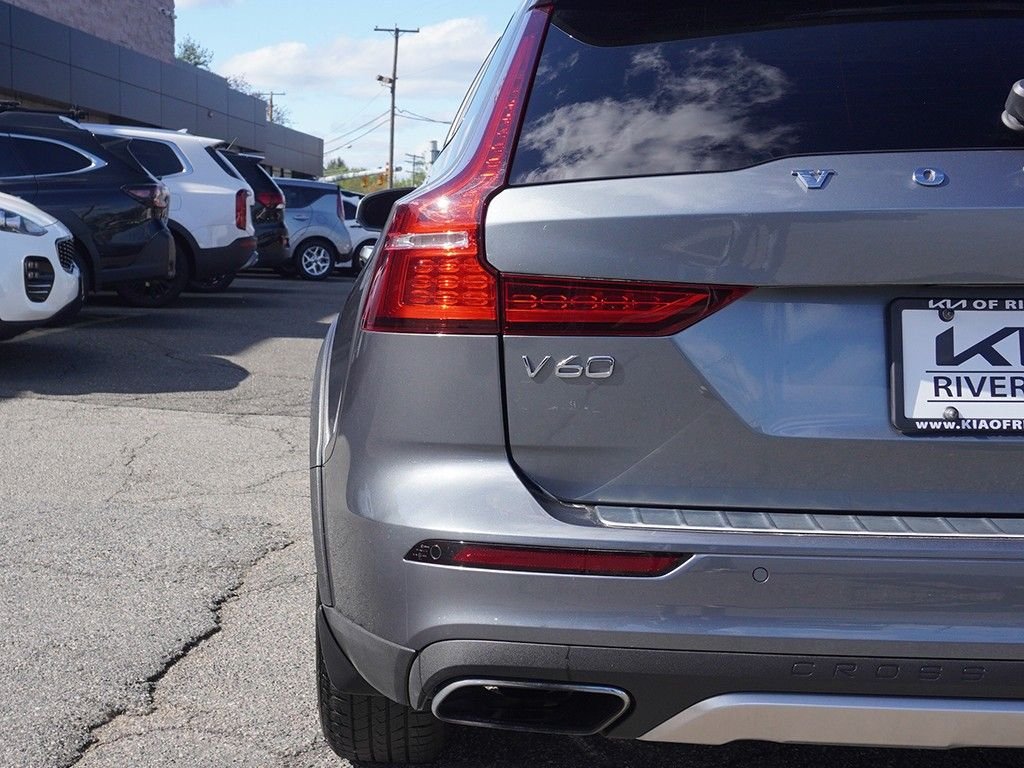Used 2020 Gray Volvo T5 image 19