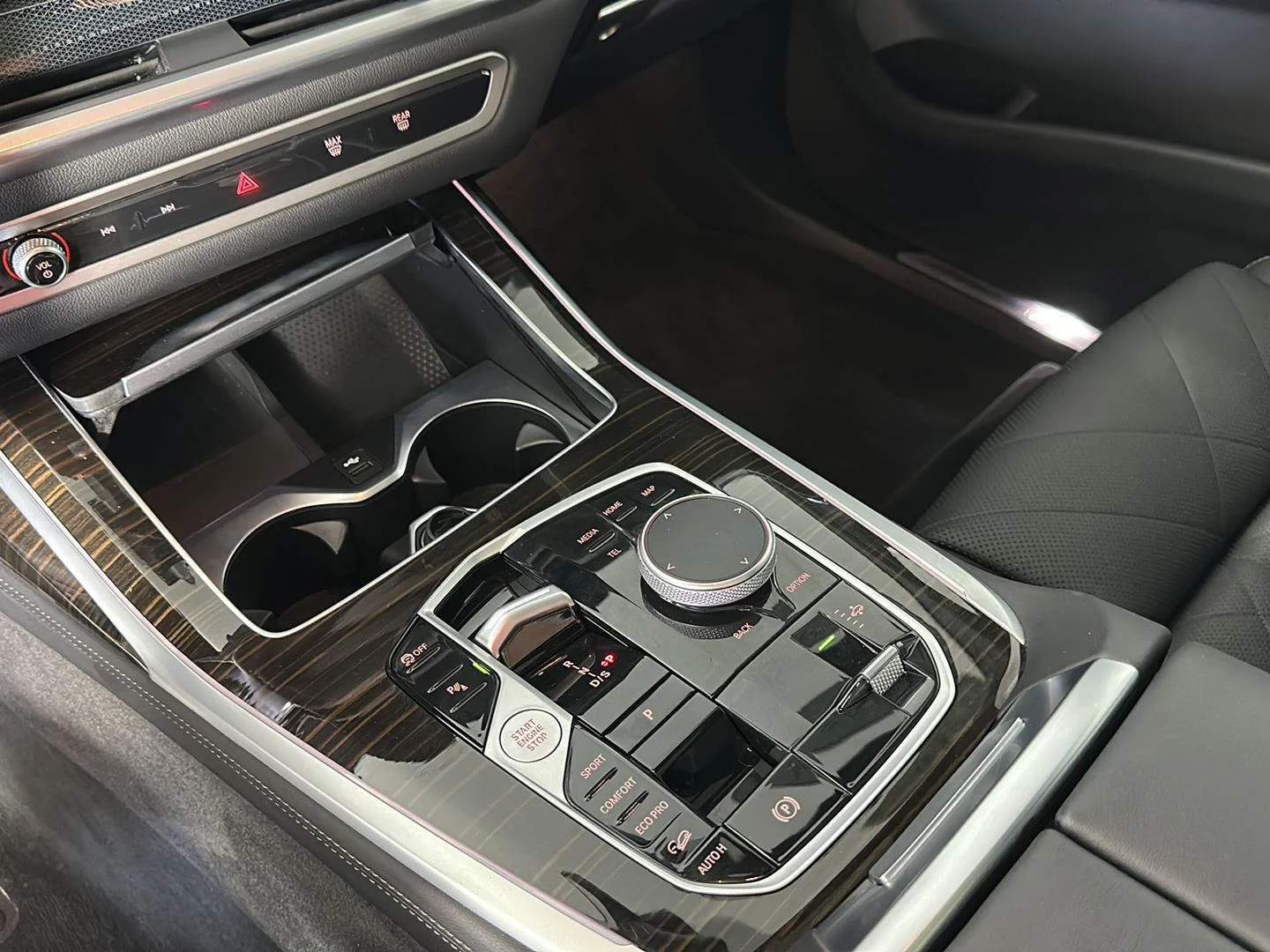 Used 2024 Skyscraper Grey Metallic BMW xDrive40i image 17