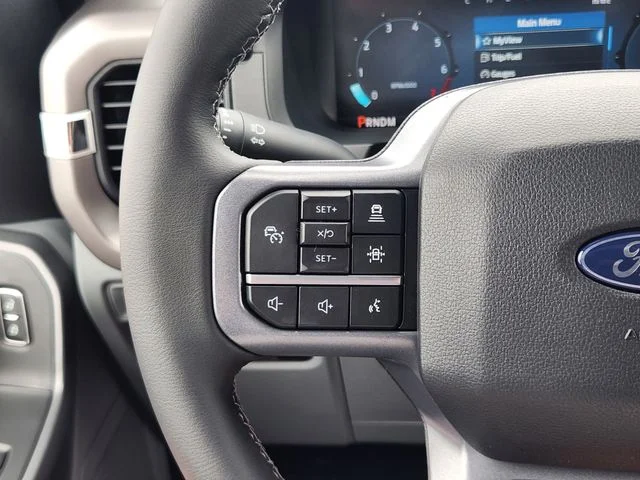 New 2026 Oxford White Ford XLT image 28