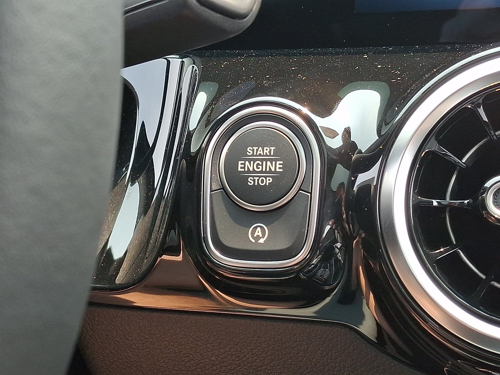 New 2026 Night Black Mercedes-Benz GLA 250 image 18
