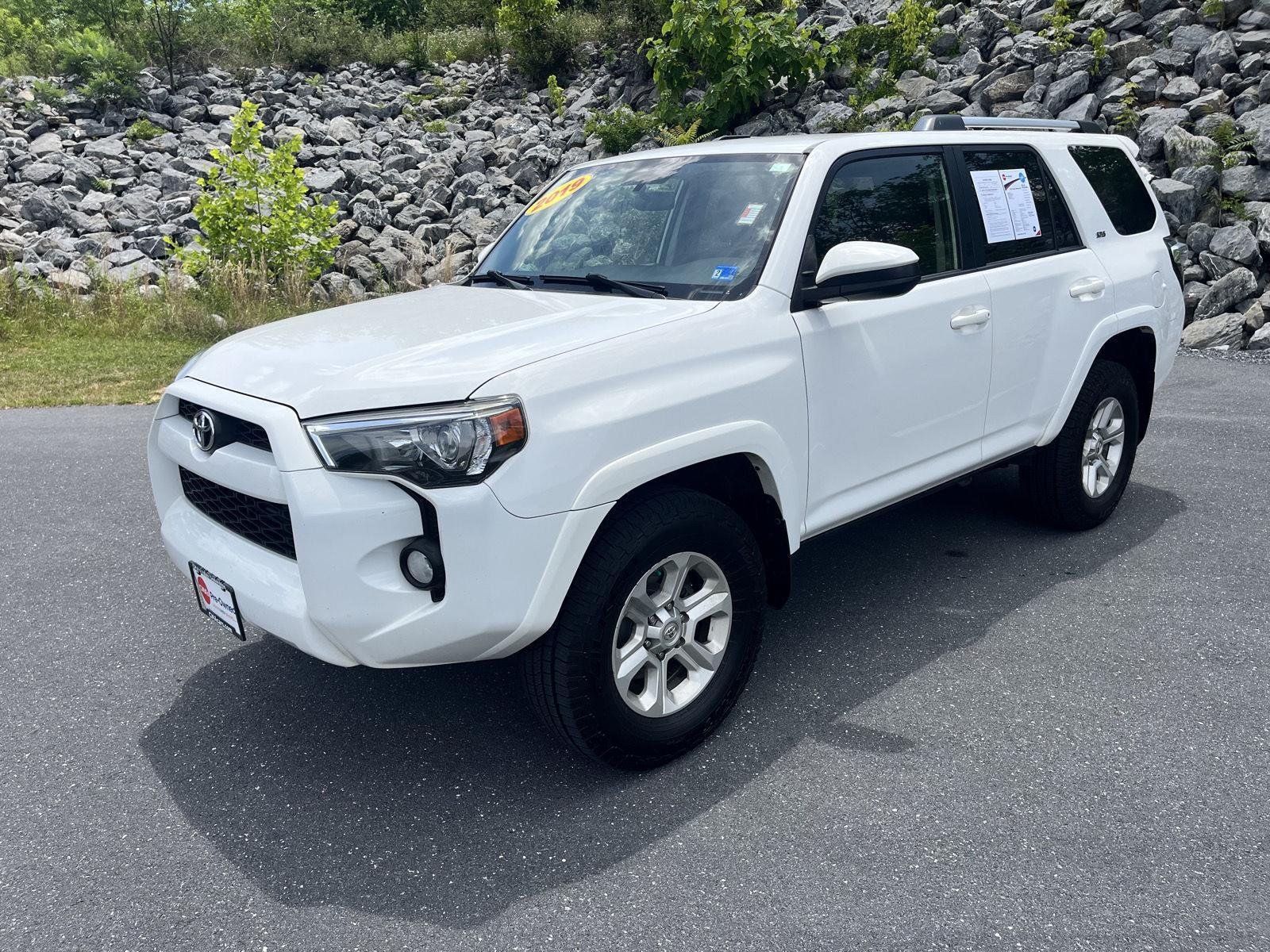 Used 2019 Super White Toyota SR5 image 4