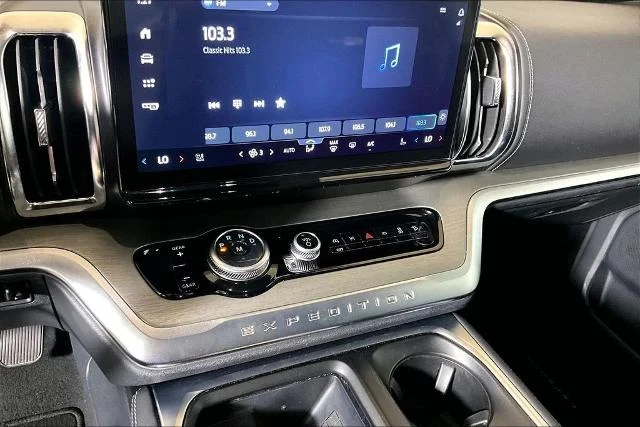 Certified Used 2025 Oxford White Ford Platinum image 53