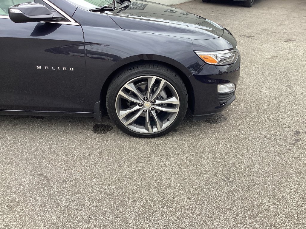 Used 2022 DARK ASH METALLIC Chevrolet Premier image 26