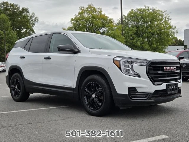 Used 2024 White GMC SLE image 7
