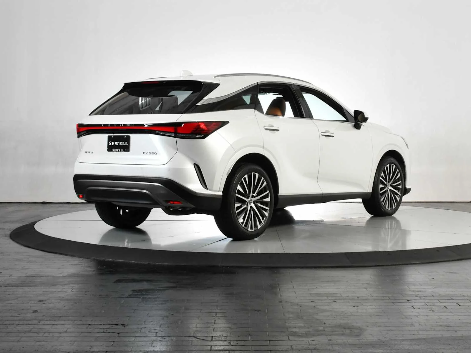 Used 2025 Eminent White Pearl Lexus Premium Plus image 7