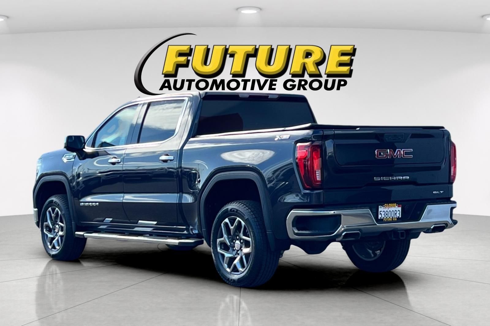 Used 2023 Silver GMC SLT image 6