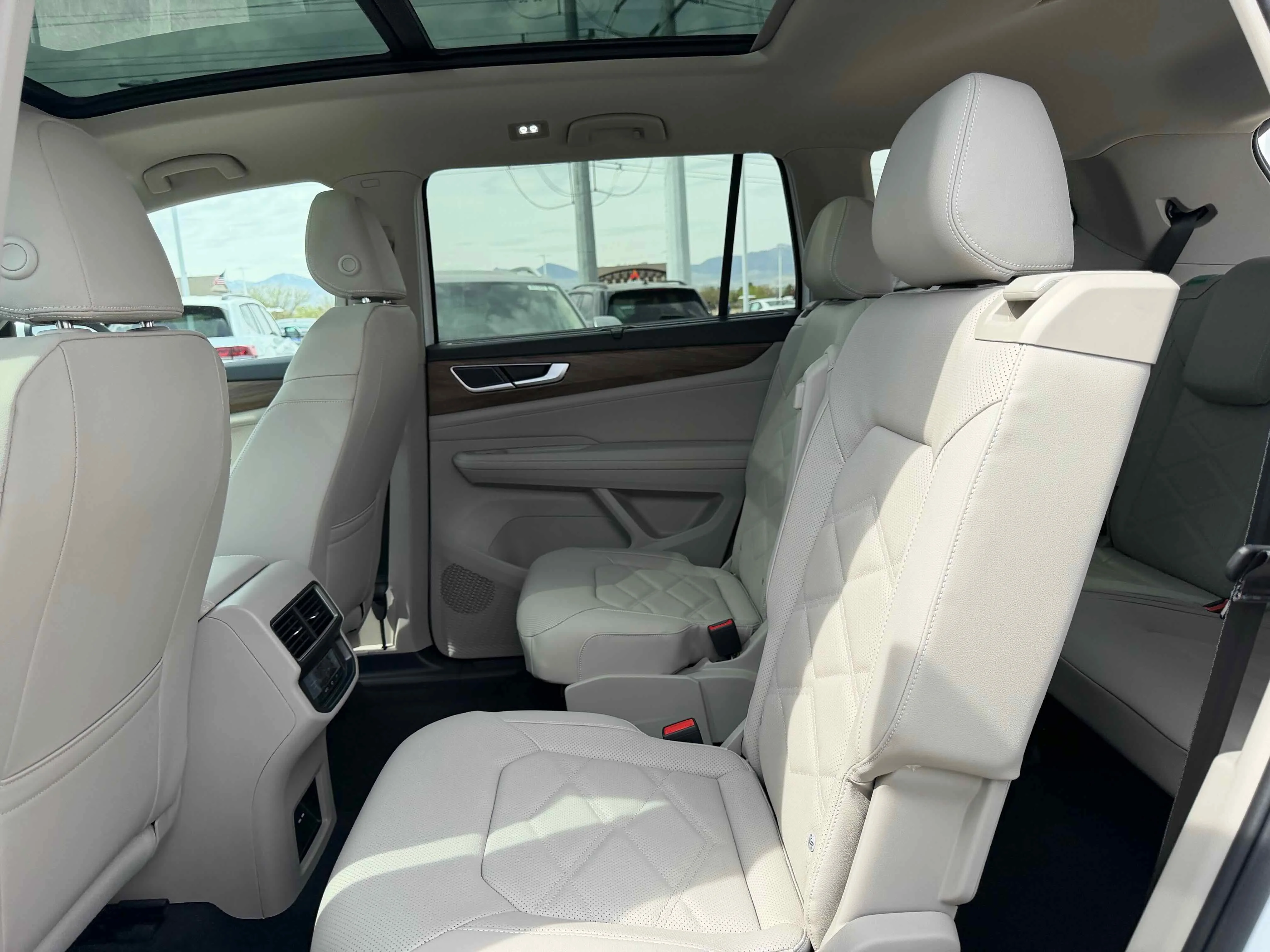 New 2026 Opal White Volkswagen 2.0T SE w/Technology image 27