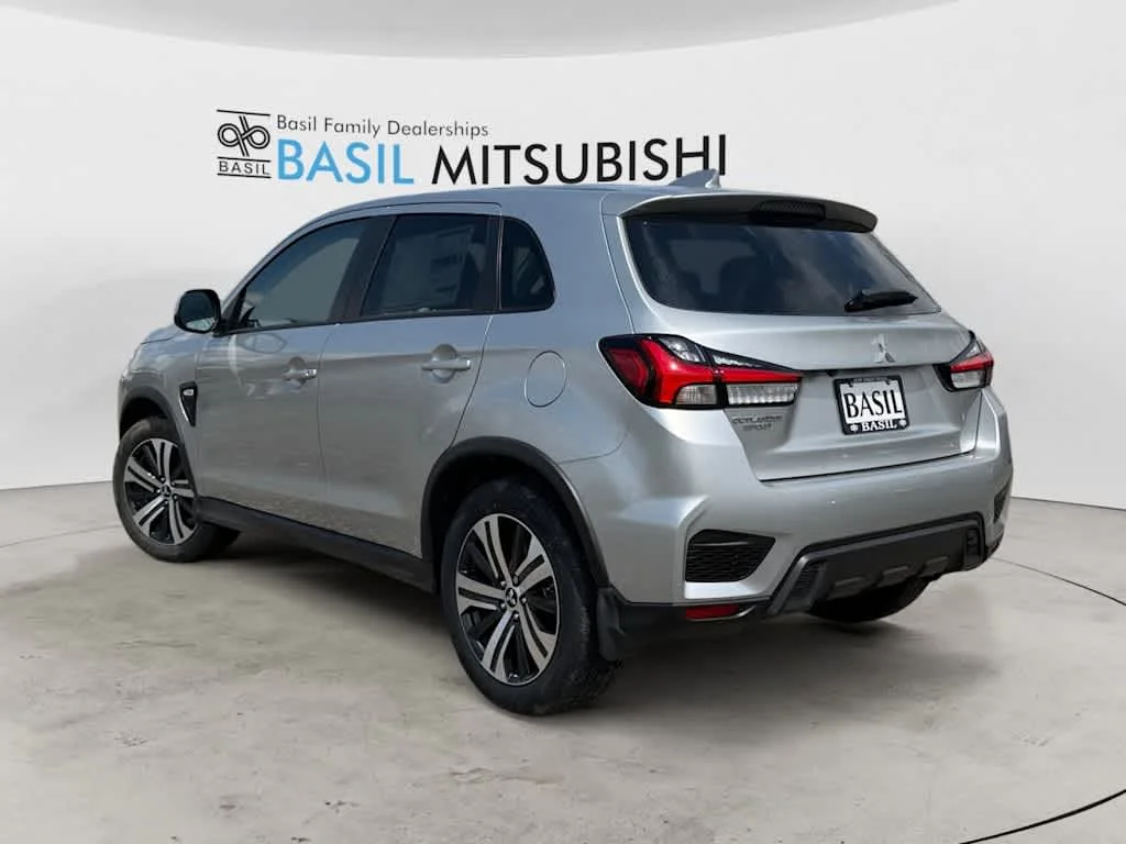 New 2027 Alloy Silver Metallic Mitsubishi ES image 5