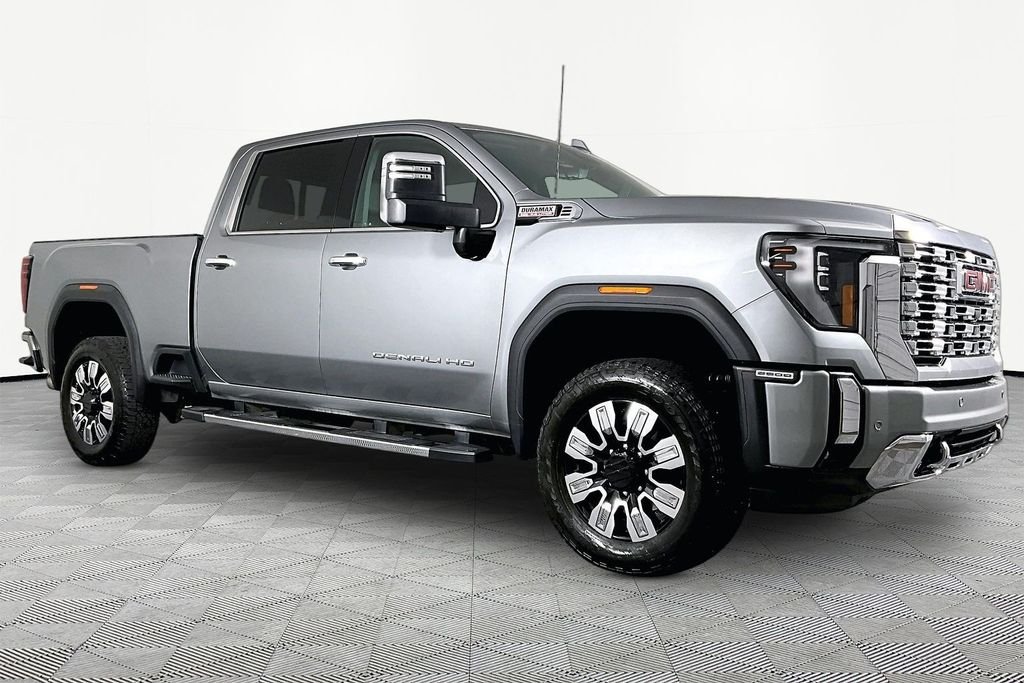 Used 2024 Silver GMC Denali image 3