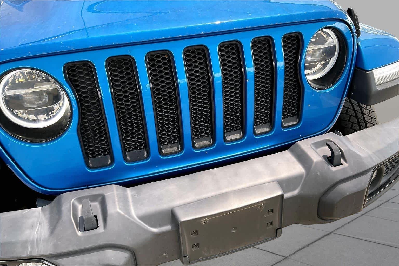Used 2022 Hydro Blue Pearlcoat Jeep Unlimited Sahara Altitude image 28