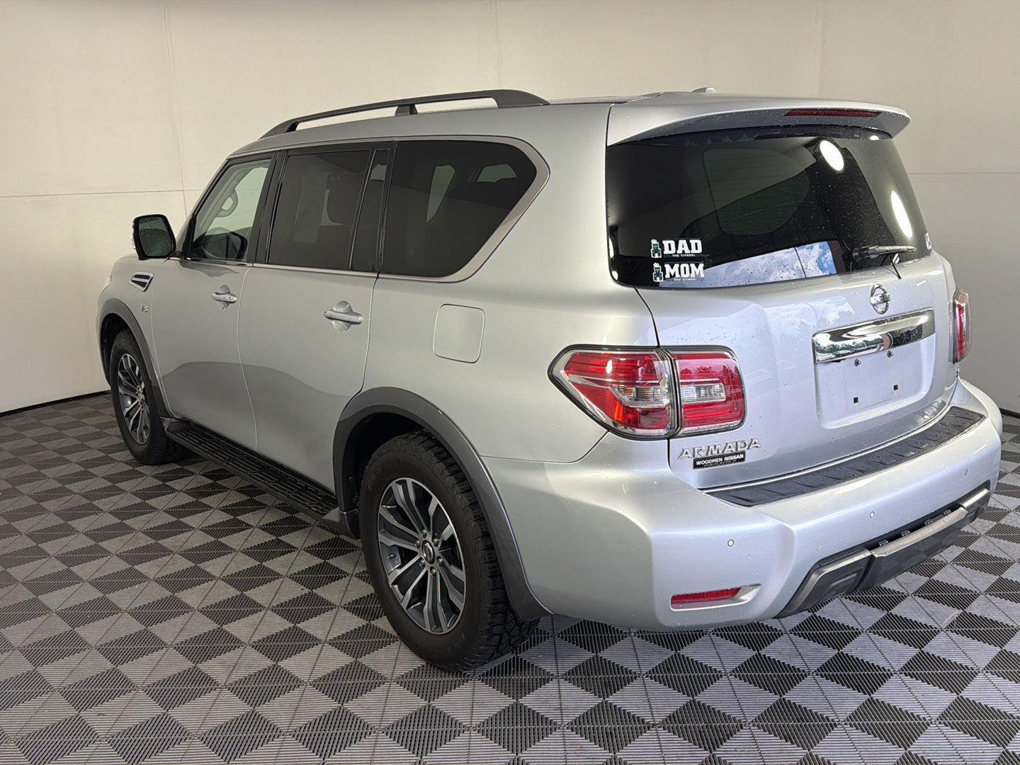 Used 2019 Brilliant Silver Metallic Nissan SL image 8