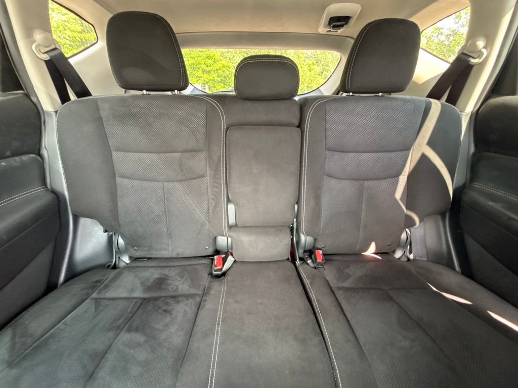 Used 2015 Red Nissan SV image 29