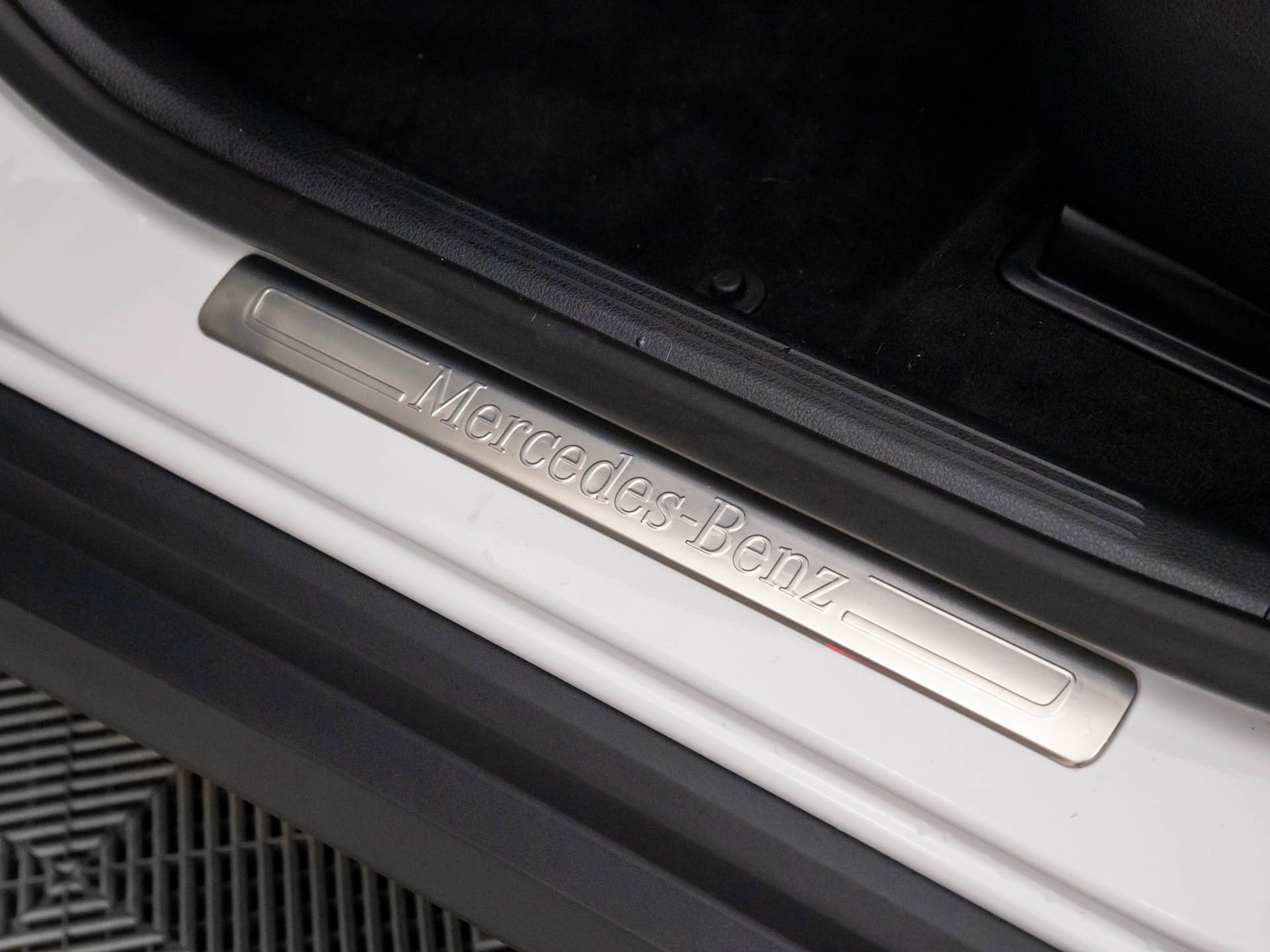 New 2026 White Mercedes-Benz GLC 300 image 14